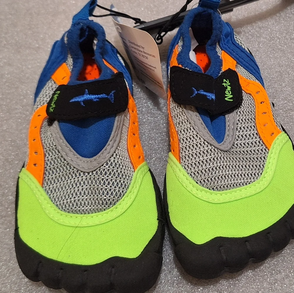🏷 2/$12 Kids Multi-Color Water Shoes